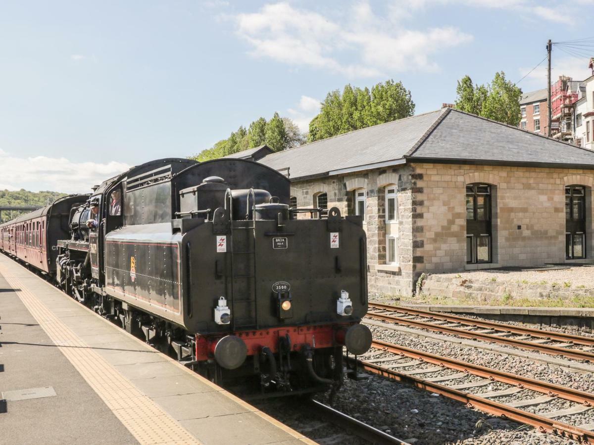 Repton Engine Shed Villa Whitby Exterior photo